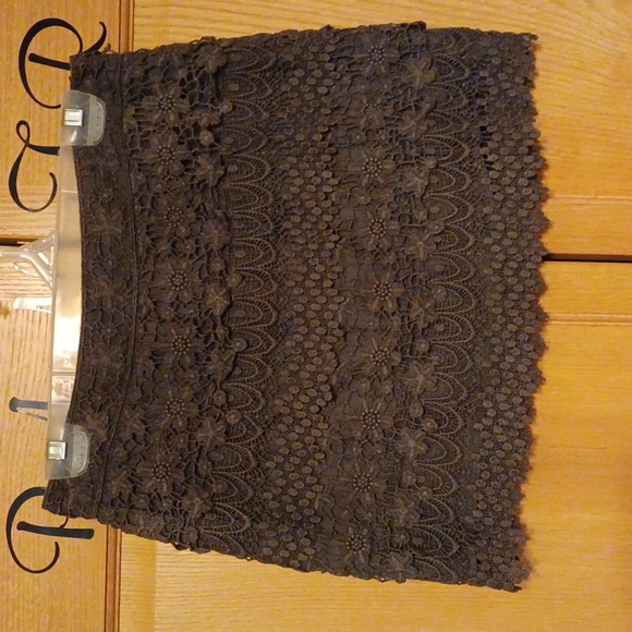 American Eagle Outfitters Dresses & Skirts - American Eagle skirt Sz. 4